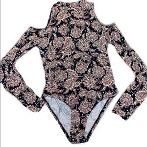 ⚡️Preloved Target Cold-shoulder Bodysuit